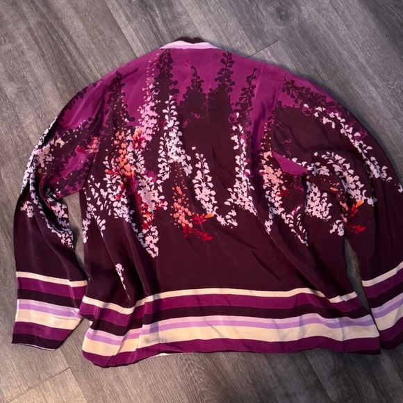 Winter Kate Opy Floral Silk Kimono in Wildwood - Picture 4 of 7